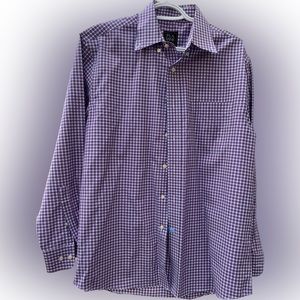 Joe a bank traveler button down. Size medium.